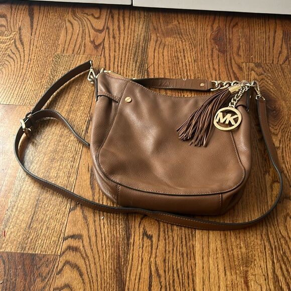 MICHAEL KORS Brown Leather Handbag Crossbody Purse with Gold Colored Hardware - Picture 1 of 8